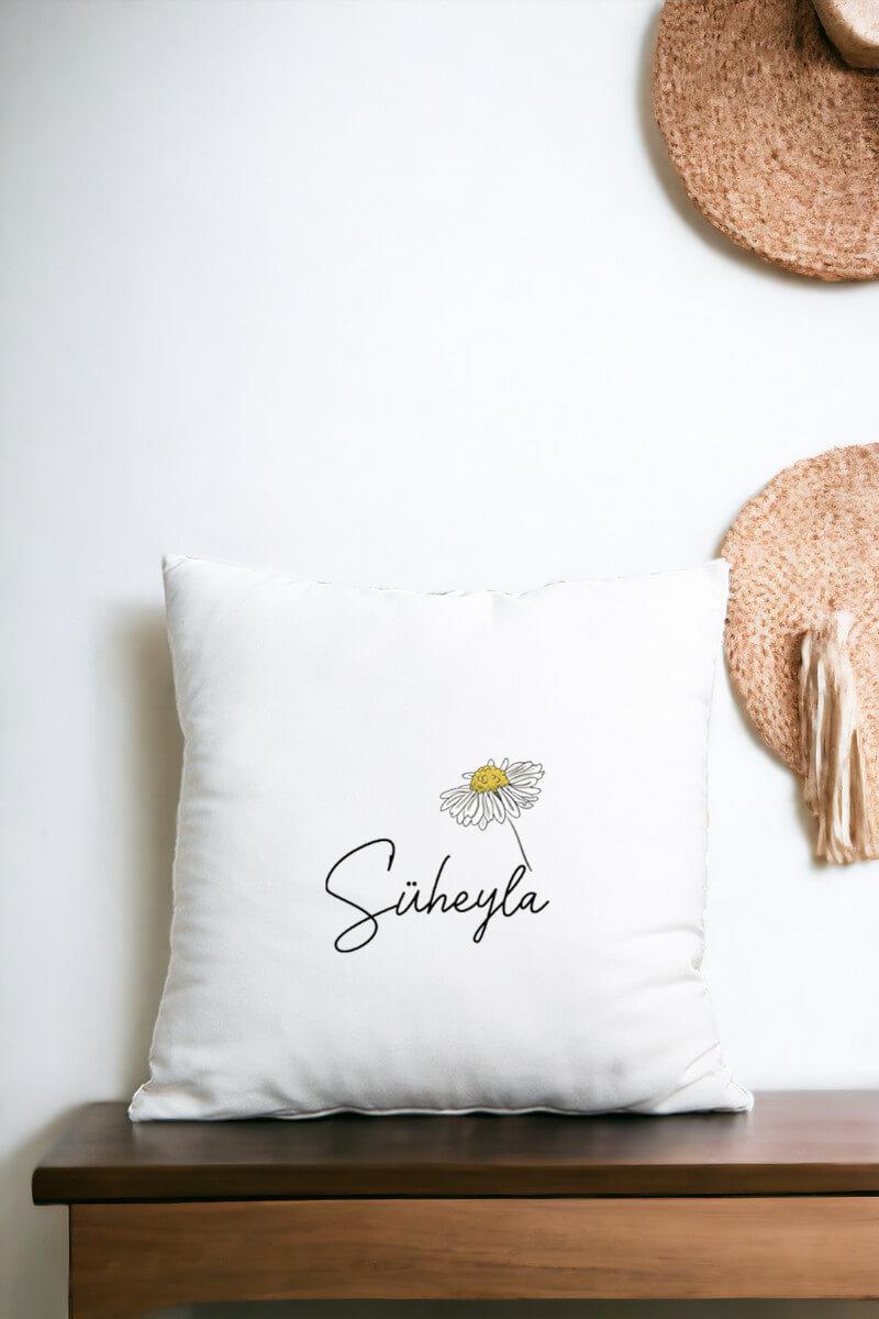 Kişiye Özel Papatya Tasarımlı İsimli Saten Kare Yastık
