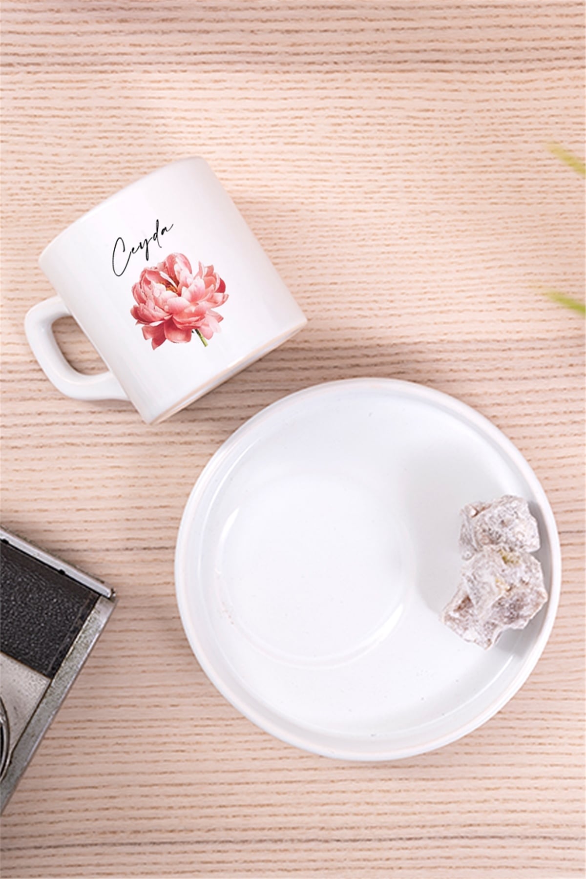 Kişiye Özel Pembe Çiçekli İsme Özel Concept Türk Kahvesi Fincanı