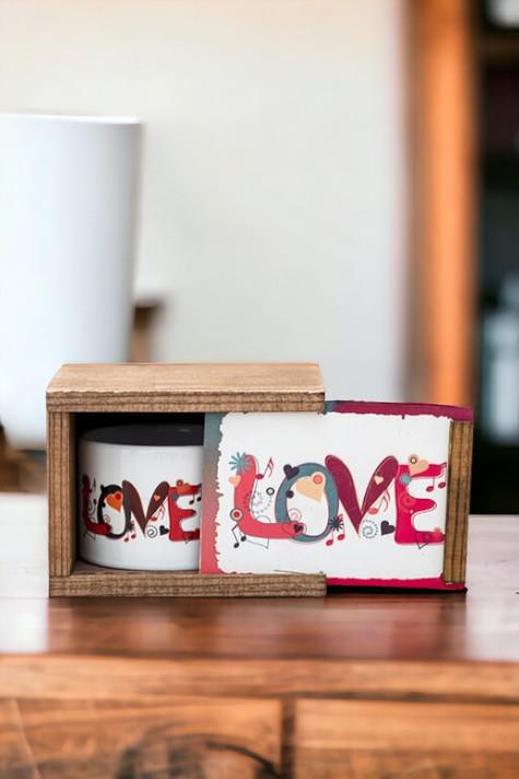 Love Yazılı Ahşap Kutulu Fincan
