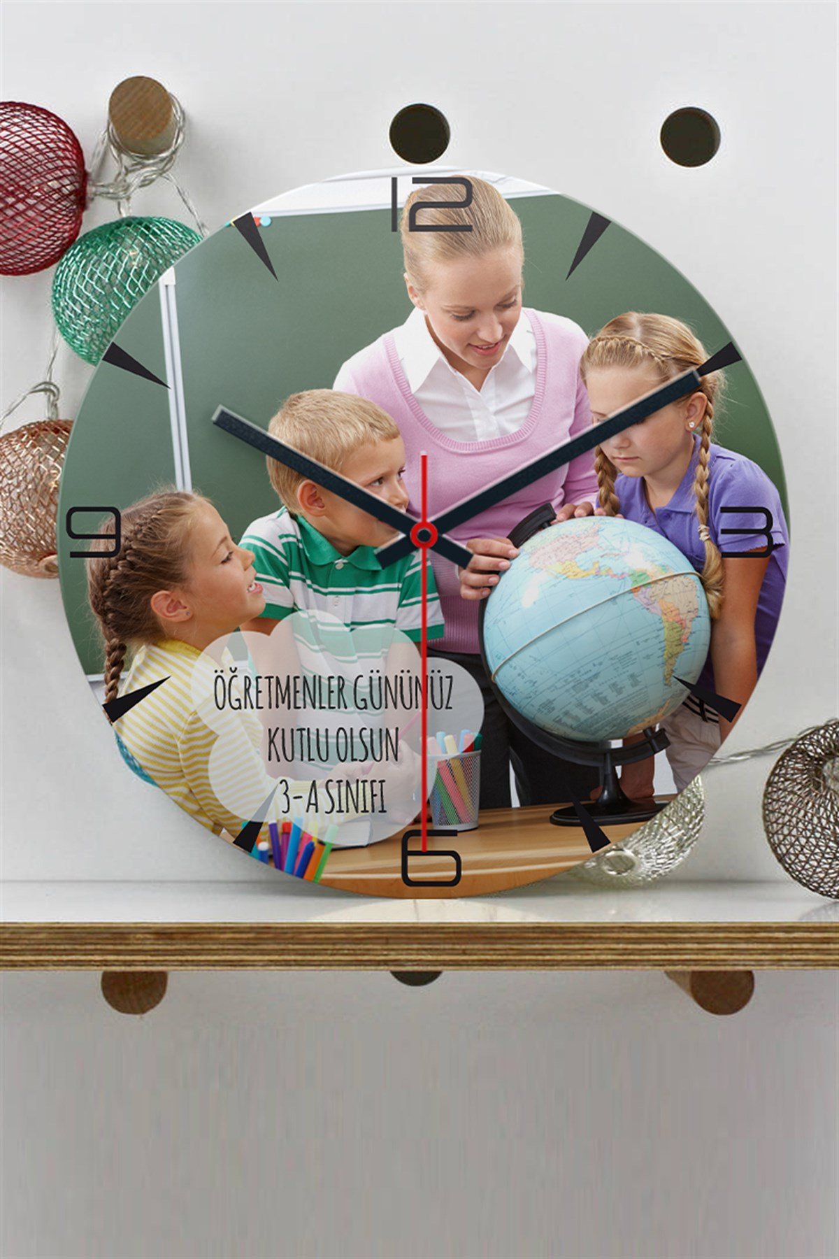 Öğretmene Sınıfça Hediye Mesajlı ve Fotoğraflı Ahşap Duvar Saati