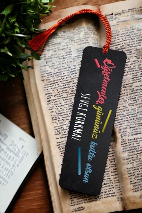 Öğretmenler Gününe Özel Hediye İsimli Kitap Ayracı