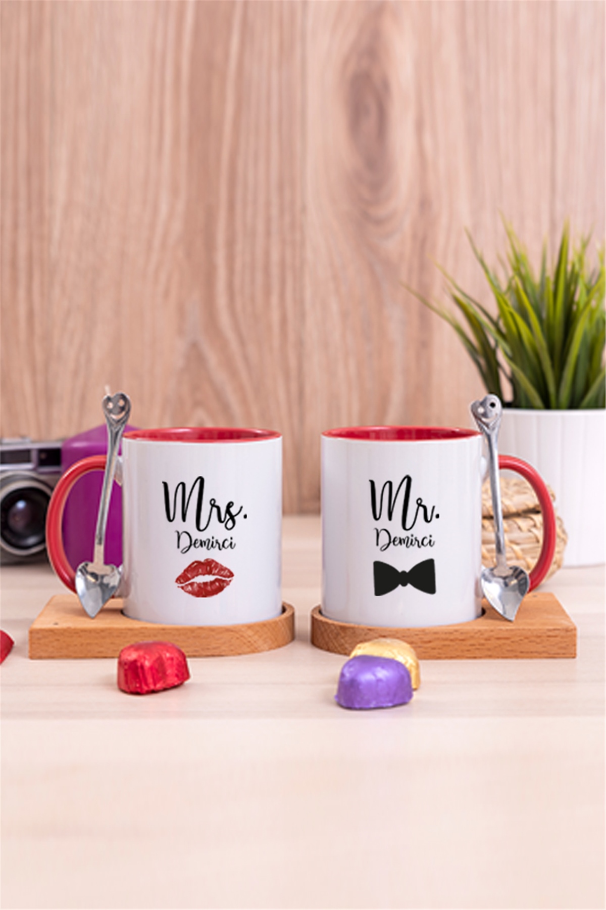 Sevgiliye Hediye Mr Mrs İkili Ahşap Altlıklı İçi Renkli Kupa Bardak