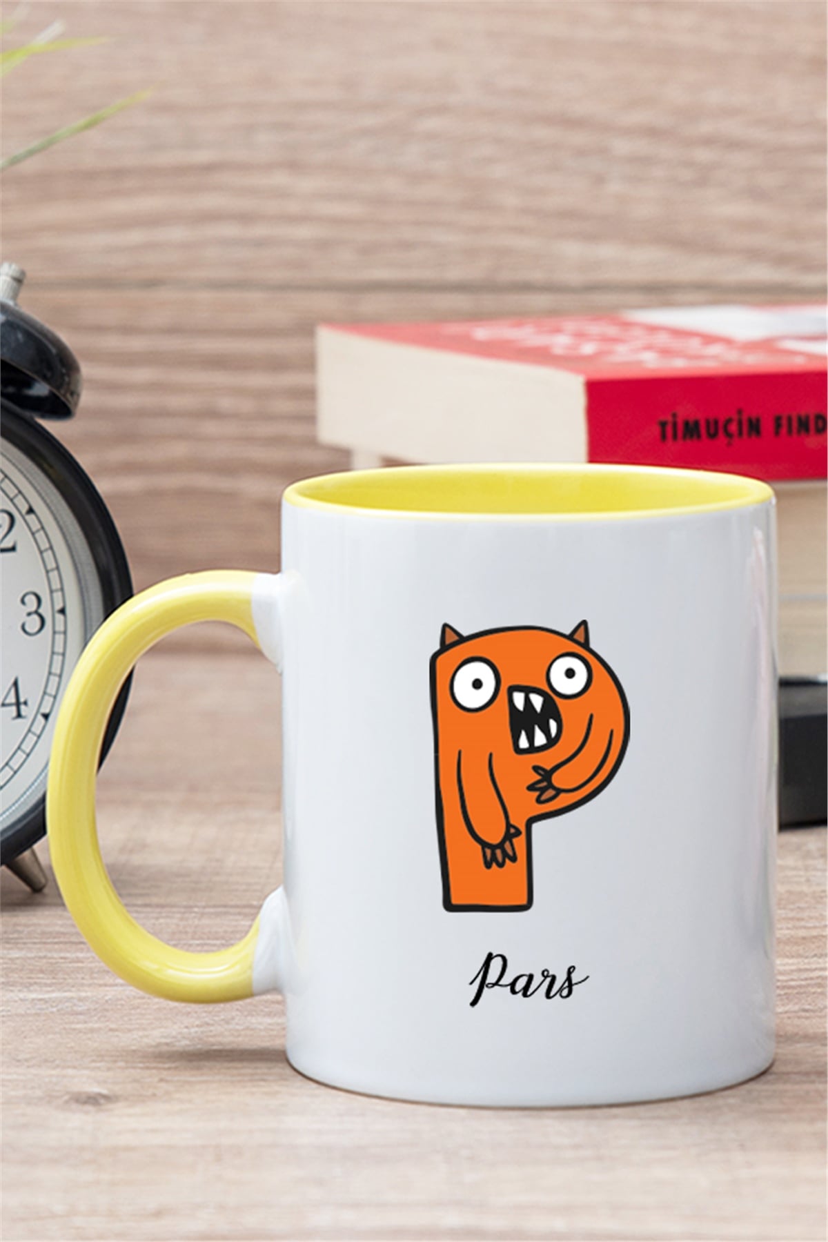 Sevimli Canavarlar Çocuklara Özel Baş Harfli İçi Renkli Kupa Bardak