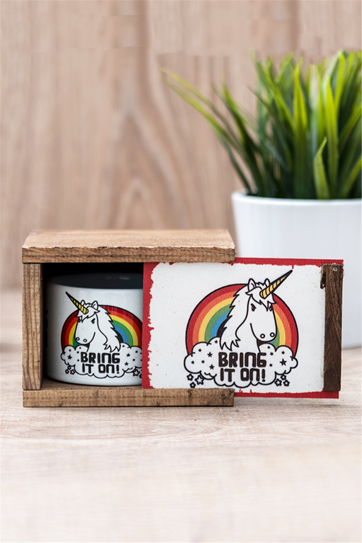 Unicorn Baskılı Ahşap Kutulu Fincan