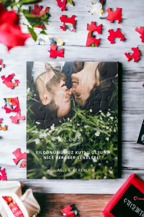 Yıldönümü Hediyesi Tarihli Mesajlı Fotoğraflı Puzzle
