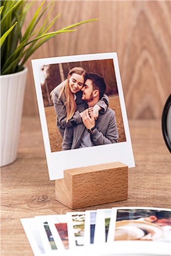 Ahşap Standlı Polaroid Fotoğraf Seti