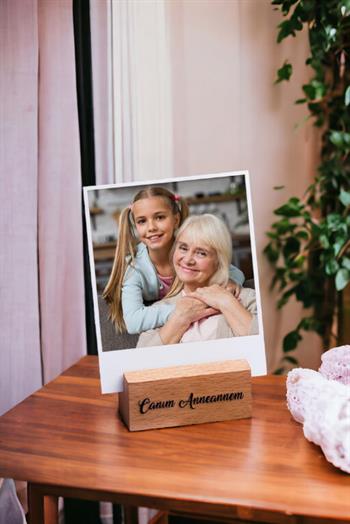 Anneanneye Babaanneye Hediye Ahşap Standlı Polaroid Fotoğraf Seti