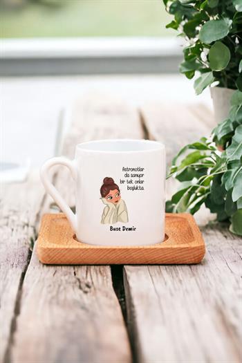 Astronotlar Sanıyor Ahşap Altlıklı Türk Kahvesi Fincanı