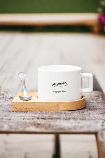 Atatürk İmzalı İsme Özel Ahşap Altlıklı Fincan