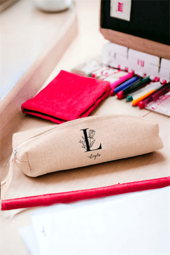 Baş Harfli Çiçek Tasarım Keten Bez Kalemlik