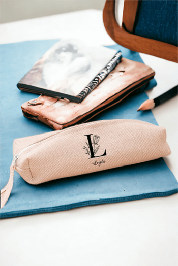 Baş Harfli Çiçek Tasarım Keten Bez Kalemlik