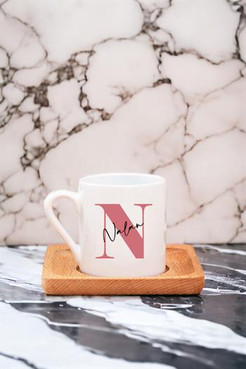 Baş Harfli Üzeri İsim Yazılı Ahşap Altlıklı Türk Kahvesi Fincanı