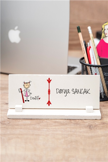 Bayan Diş Hekimi Karikatürü Taş Masa İsimliği