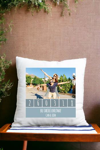 Bu Tarihi Unutma Fotoğraflı Saten Kare Yastık