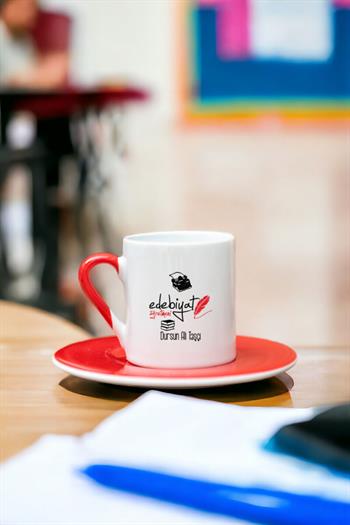 Edebiyat Öğretmeni Renkli Türk Kahvesi Fincanı