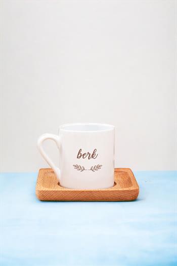 Erkeklere Özel İsim Yazılı Ahşap Altlıklı Türk Kahvesi Fincanı