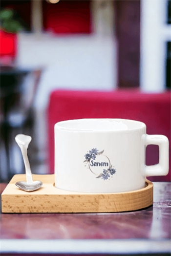 İsme Özel Çiçek Desenli Ahşap Altlıklı Fincan