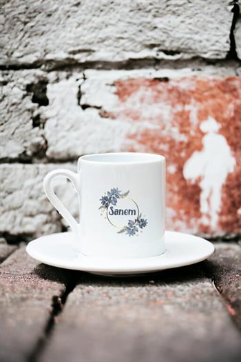 İsme Özel Çiçek Desenli Beyaz Türk Kahvesi Fincanı