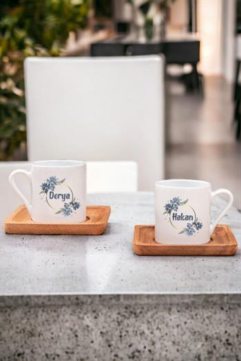 İsme Özel Çiçek Desenli İkili Ahşap Altlıklı Türk Kahvesi Fincanı