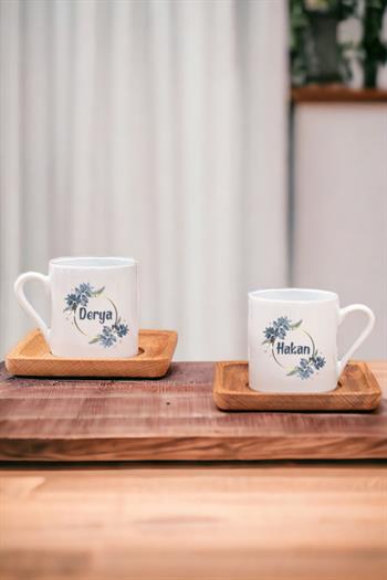 İsme Özel Çiçek Desenli İkili Ahşap Altlıklı Türk Kahvesi Fincanı