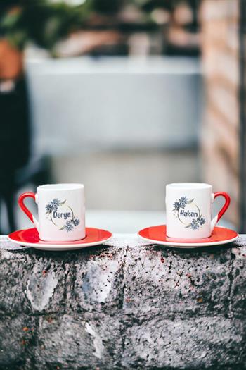 İsme Özel Çiçek Desenli İkili Kırmızı Türk Kahvesi Fincanı