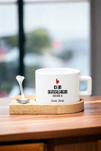 Kadın Almanca Öğretmenine Hediye Kalp Kaşıklı Ahşap Altlıklı Fincan