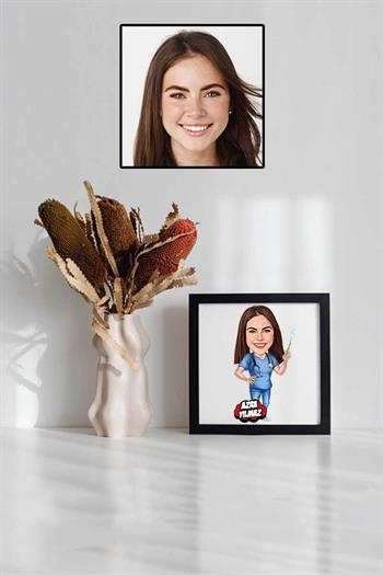 Kadın Anestezi Uzmanına Yeni İş Hediyesi Karikatürlü Kare Çerçeve