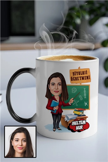 Kadın Biyoloji Öğretmenine Kişiye Özel Hediye Karikatürlü Sihirli Kupa Bardak