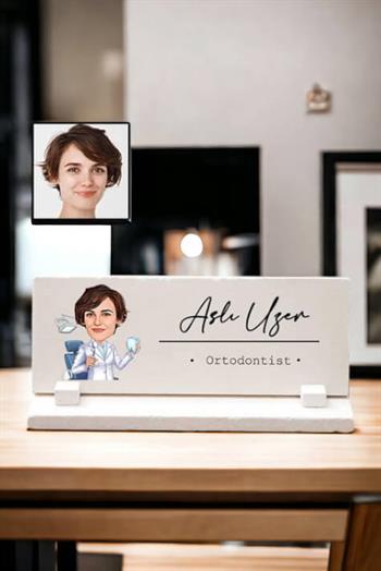 Kadın Diş Hekimine Muayenehane Hediyesi Karikatürlü Masaüstü İsimlik