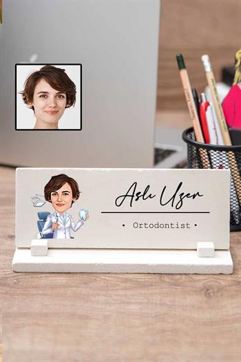 Kadın Diş Hekimine Muayenehane Hediyesi Karikatürlü Masaüstü İsimlik