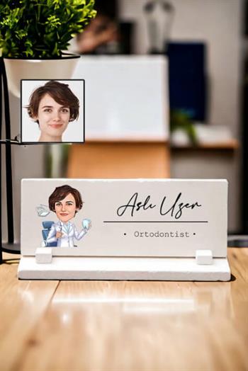 Kadın Diş Hekimine Muayenehane Hediyesi Karikatürlü Masaüstü İsimlik