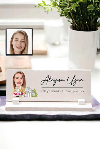 Kadın Emlakçıya Ofis Hediyesi Karikatürlü Masaüstü İsimlik