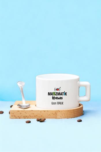Kadın Matematik Öğretmenine Hediye Kalp Kaşıklı Ahşap Altlıklı Fincan