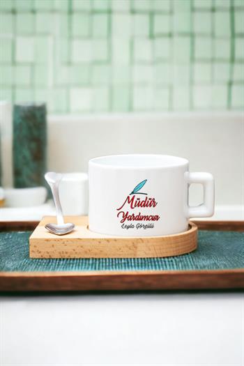 Kadın Müdür Yardımcısına Hediye Kalp Kaşıklı Ahşap Altlıklı Fincan