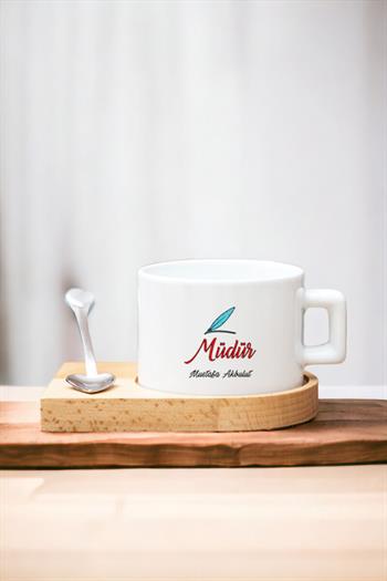 Kadın Müdüre Hediye Kalp Kaşıklı Ahşap Altlıklı Fincan