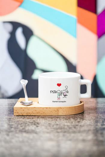 Kadın Psikologlara Hediye Kalp Kaşıklı Ahşap Altlıklı Fincan