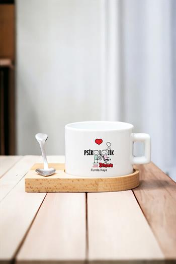 Kadın Psikolojik Danışmana Hediye Kalp Kaşıklı Ahşap Altlıklı Fincan