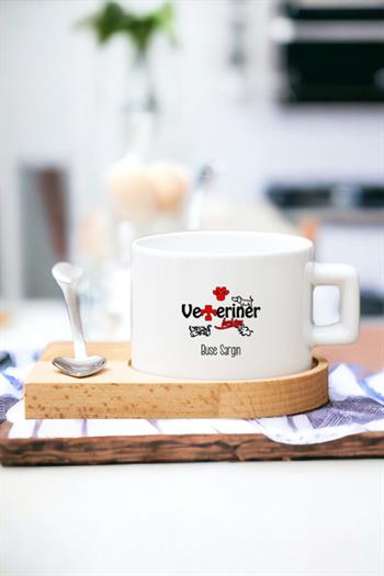Kadın Veteriner Hekimlere Hediye Kalp Kaşıklı Ahşap Altlıklı Fincan