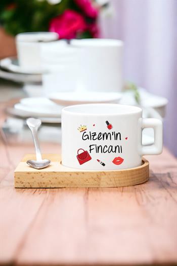Kadına Hediye İsimli Ahşap Altlıklı Fincan