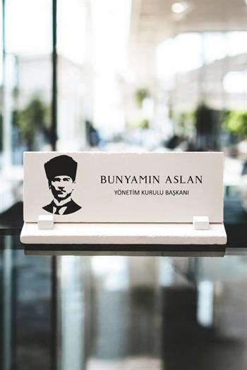 Kişiye Özel Atatürk Baskılı Taş Masa İsimliği