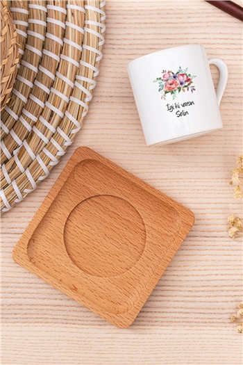 Kişiye Özel Çiçek Buketi İsimli Ahşap Altlıklı Türk Kahvesi Fincanı