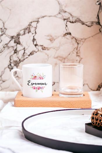 Kişiye Özel Çiçek Çerçeveli İsimli Ahşap Sunumlu Türk Kahvesi Fincanı