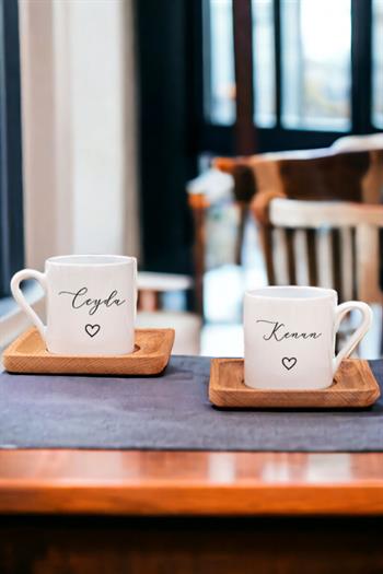 Kişiye Özel El Yazısı Tasarımlı İsimli İkili Ahşap Altlıklı Türk Kahvesi Fincanı