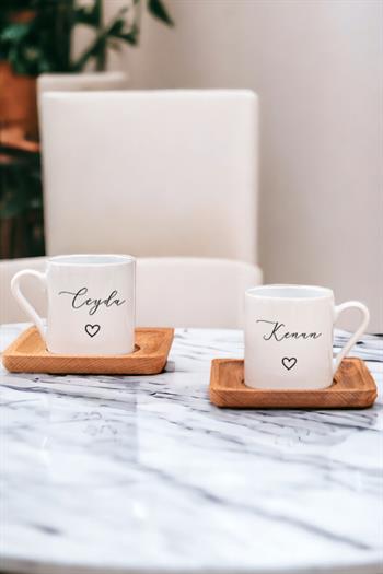 Kişiye Özel El Yazısı Tasarımlı İsimli İkili Ahşap Altlıklı Türk Kahvesi Fincanı