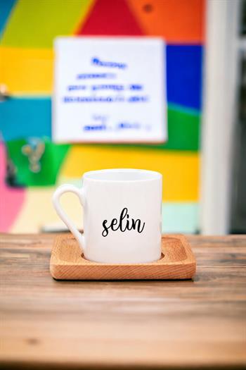 Kişiye Özel İsim Yazılı Ahşap Altlıklı Türk Kahvesi Fincanı