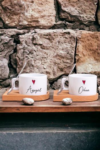 Kişiye Özel İsim Yazılı Minik Kalpli Ahşap Altlıklı İkili Fincan