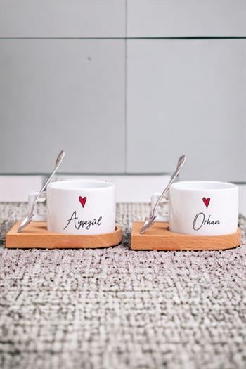 Kişiye Özel İsim Yazılı Minik Kalpli Ahşap Altlıklı İkili Fincan