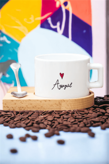 Kişiye Özel İsim Yazılı Minik Kalpli Ahşap Altlıklı Fincan