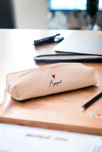 Kişiye Özel İsim Yazılı Minik Kalpli Keten Bez Kalemlik