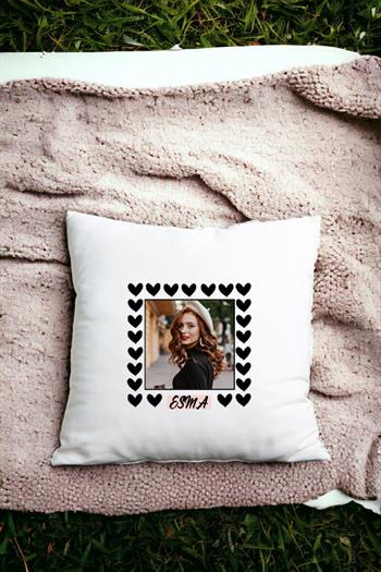 Kişiye Özel Kalp Detaylı Fotoğraflı  Saten Kare Yastık